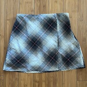 Forever 21 Plaid A-Line Skirt in Black and White